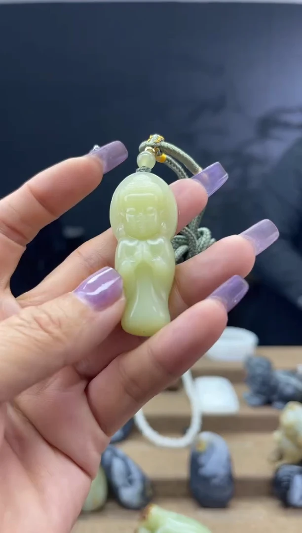 颈饰未镶嵌和田玉1