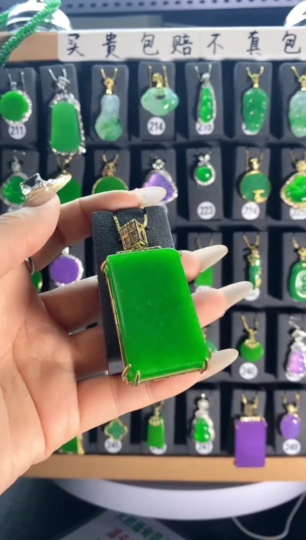 【闪购商品】翡翠耳饰银S925镶嵌218...