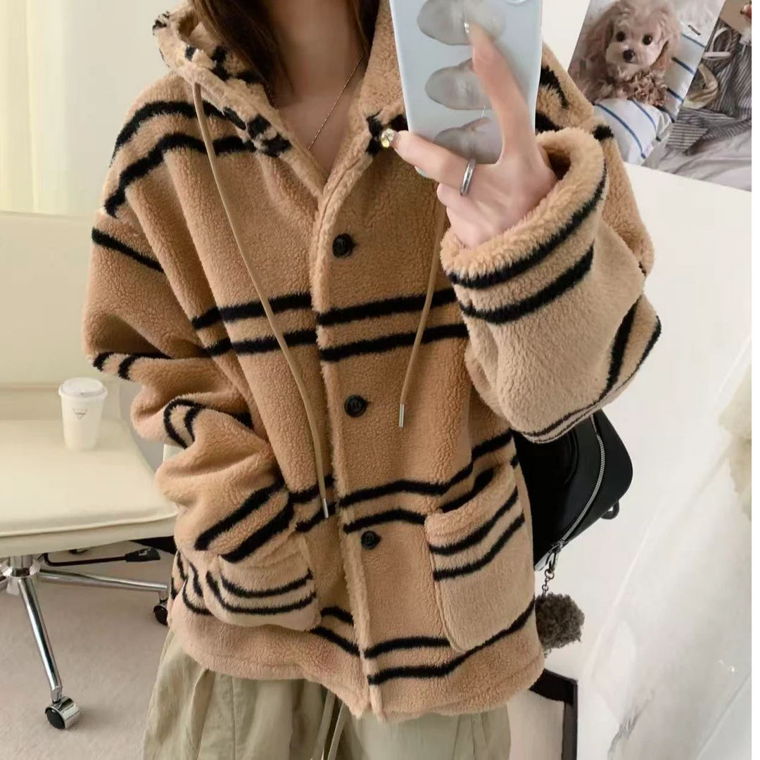 程程甄选   韩系设计感百搭条纹加厚绒慵懒风休闲外套1191