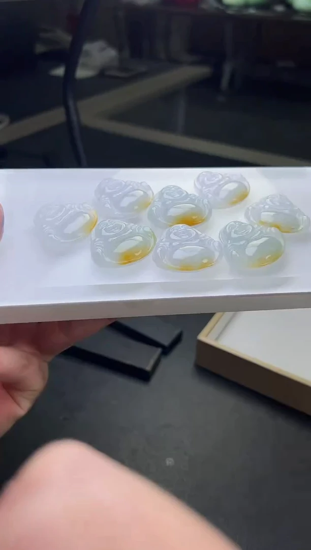 翡翠挂件未镶嵌黄翡佛公FL86@CP多样性发其一配绳