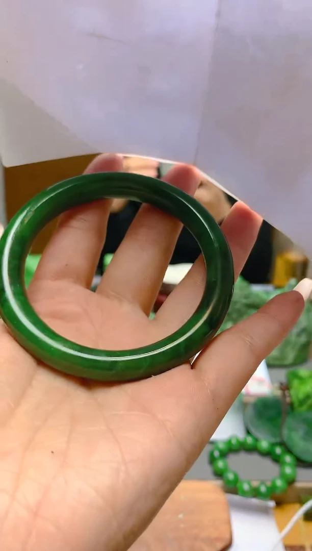 【闪购商品】和田玉（碧玉）手镯未镶嵌60