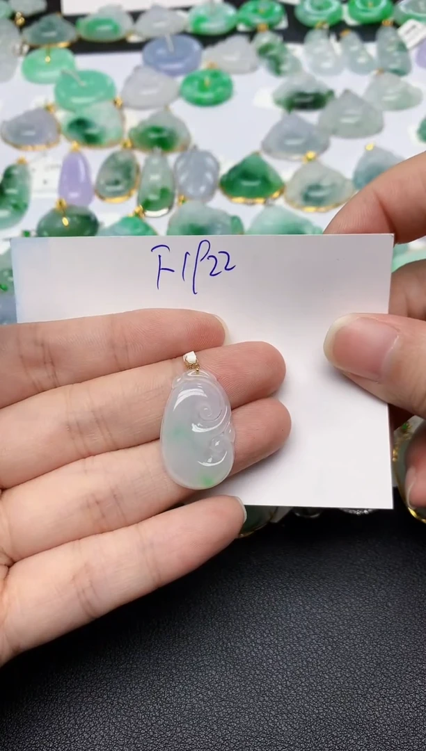 颈饰18K金镶嵌翡翠 天然缅甸A货翡翠百元以上9元证书费自理