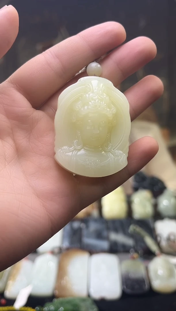 和田玉未镶嵌挂件吊坠