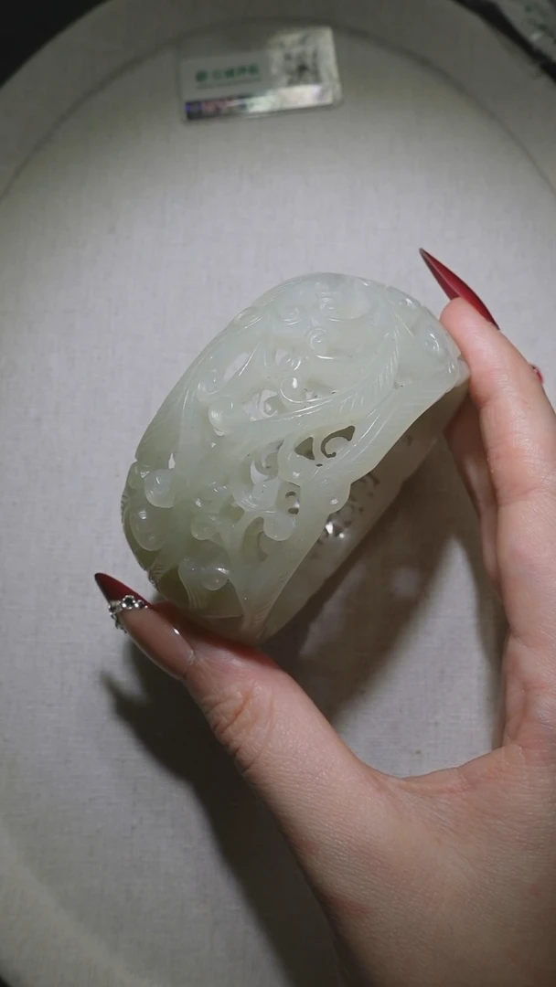 和田玉手镯未镶嵌和田玉手镯