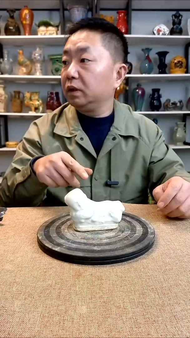 新经典一对精美复古风格瓷器
