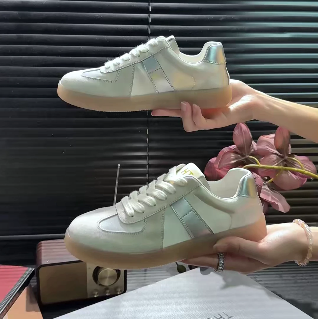 2025夏新透气舒适柔软德迅鞋平底女潮鞋休闲鞋板鞋女鞋