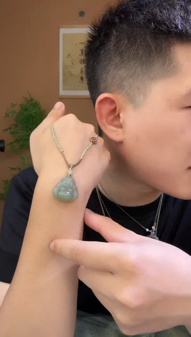 吊坠(赠链)未镶嵌和田玉天然和田玉卡25mm佛公吊坠多样性发一件