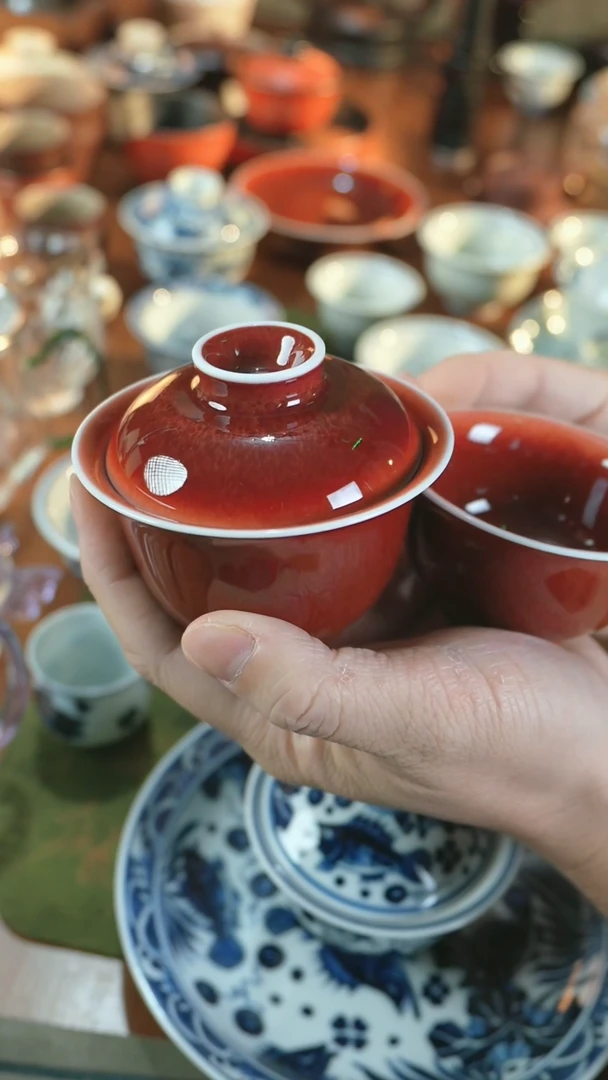 景德镇郎红盖碗1个 压手杯1个