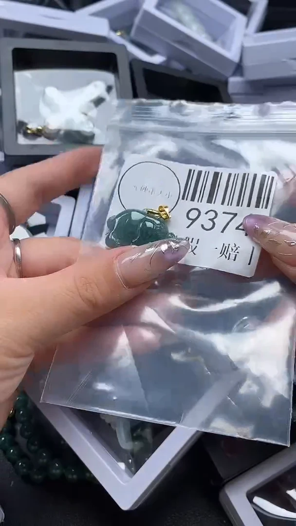 吊坠(不含链)未镶嵌翡翠9374