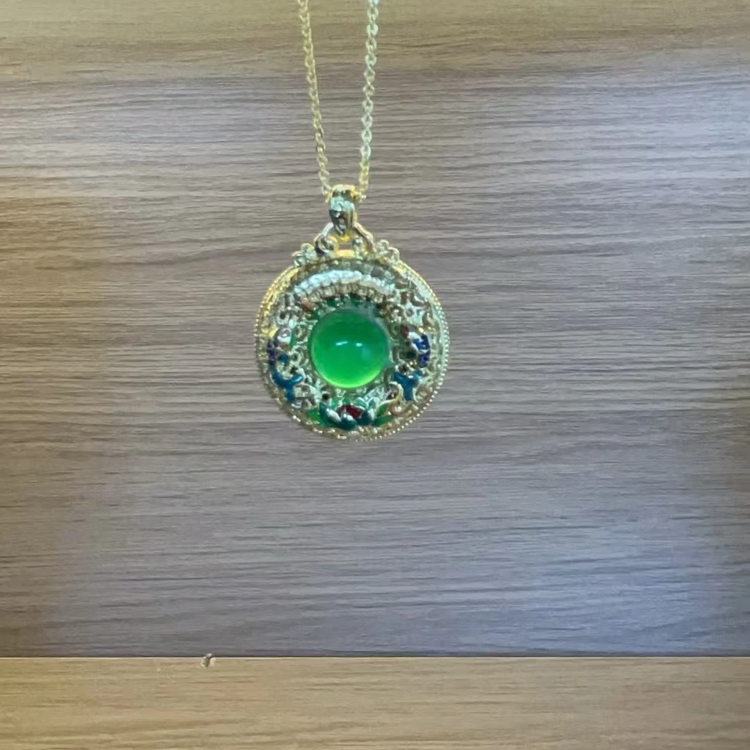 高端豪镶翡翠吊坠