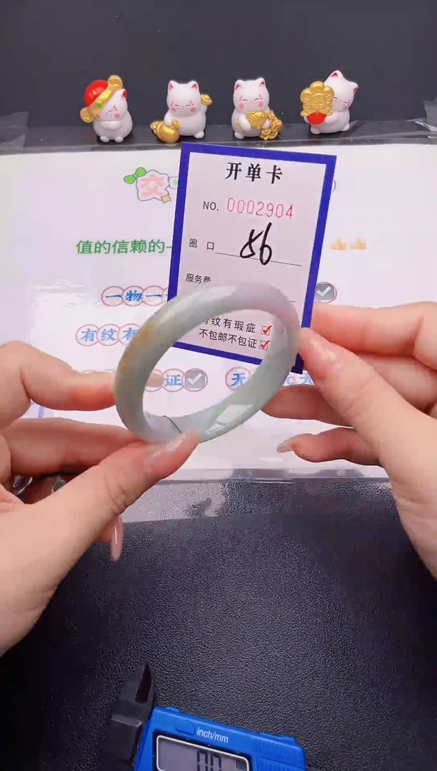 翡翠手镯未镶嵌翡翠手镯未镶嵌
