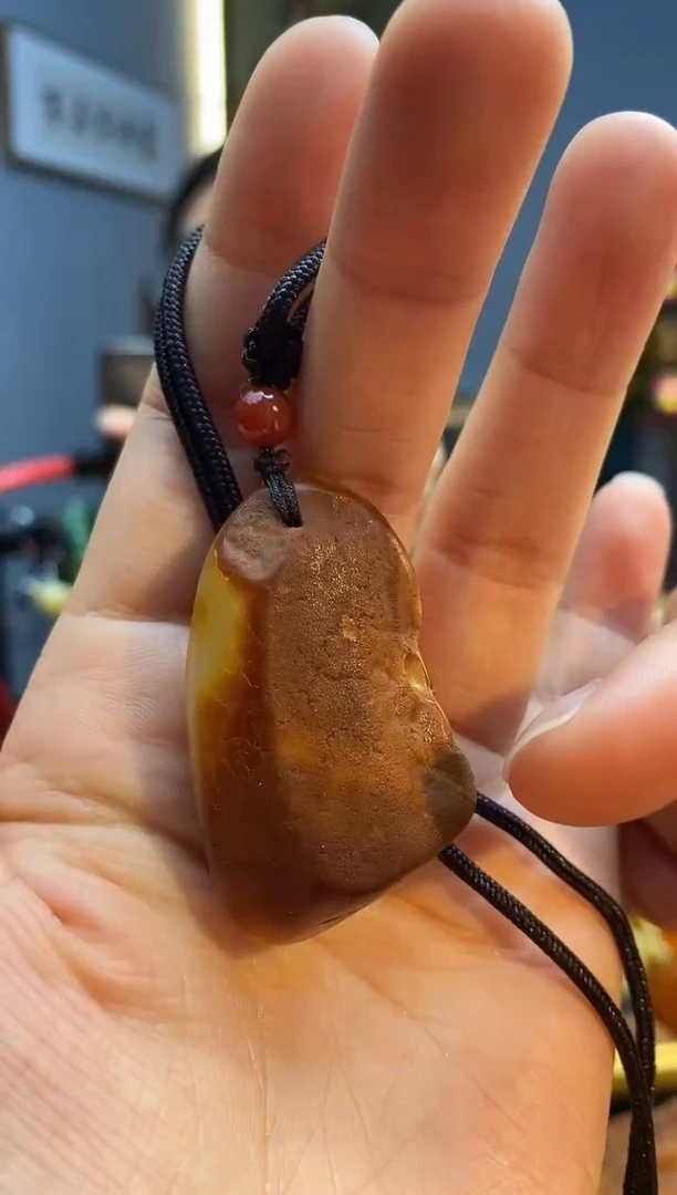 琥珀颈饰未镶嵌吊坠