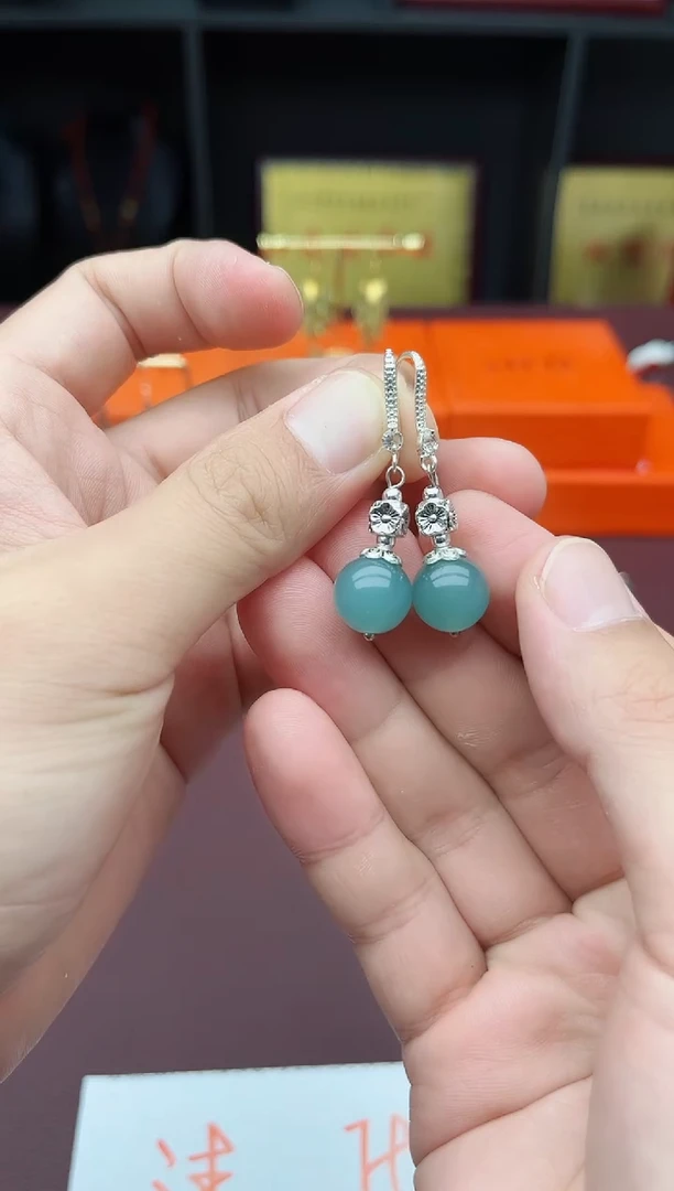 石英质玉（天山翠）未镶嵌耳钉4350000