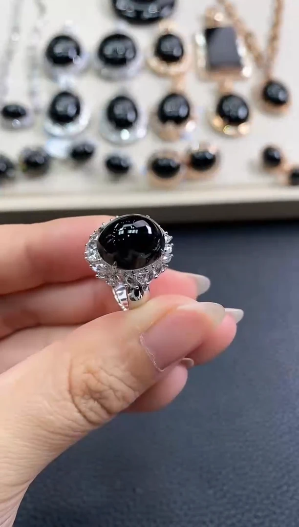 翡翠戒指18K金镶嵌春日珠宝 D41