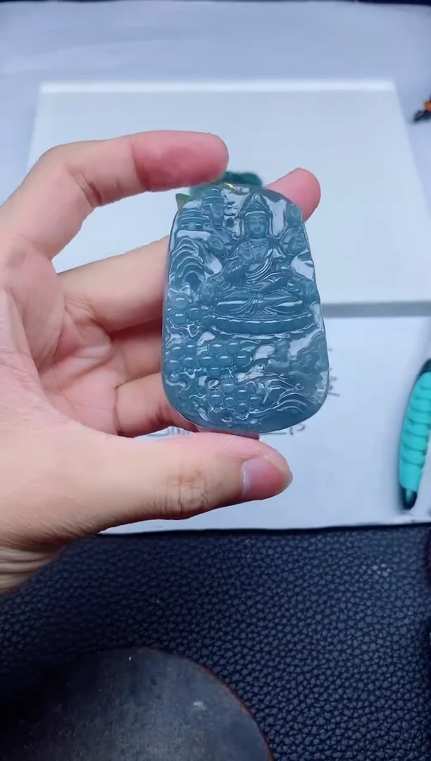 翡翠未镶嵌颈饰