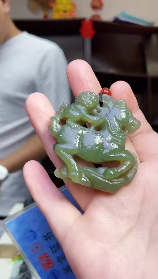 和田玉未镶嵌颈饰1