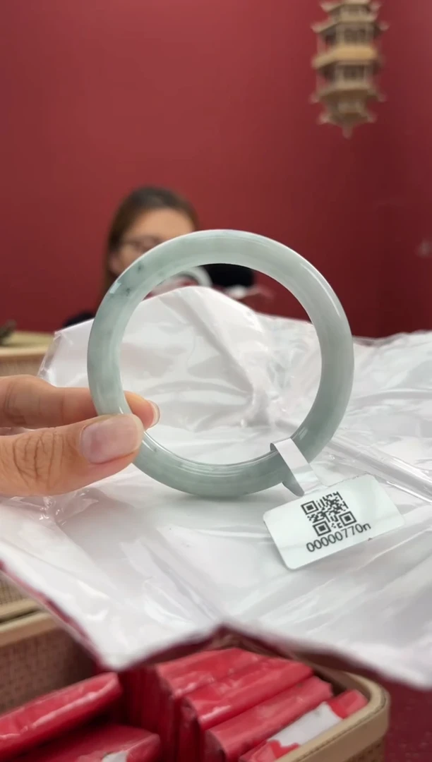 翡翠手镯（圆镯）未镶嵌11手镯