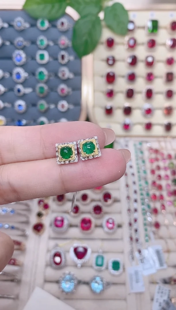 18K金镶嵌祖母绿耳饰祖母绿1.4ct