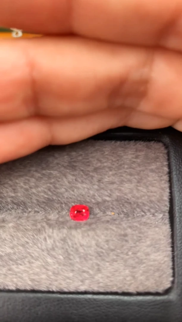 未镶嵌裸石定制尖晶石泽*枕型 绝地 0.41ct