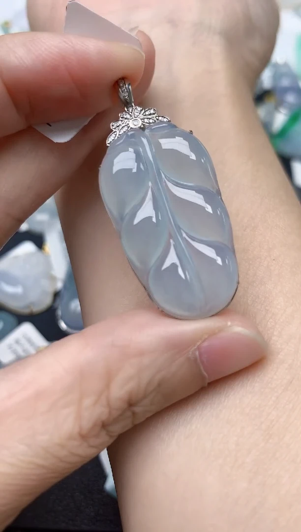 颈饰18K金镶嵌翡翠天然缅甸A货翡翠