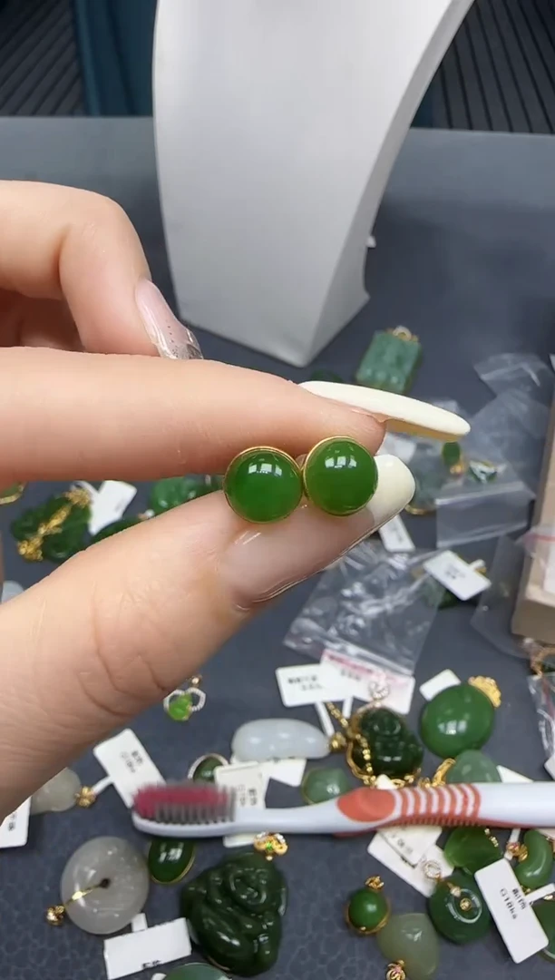 【闪购商品】和田玉耳饰18K金镶嵌1