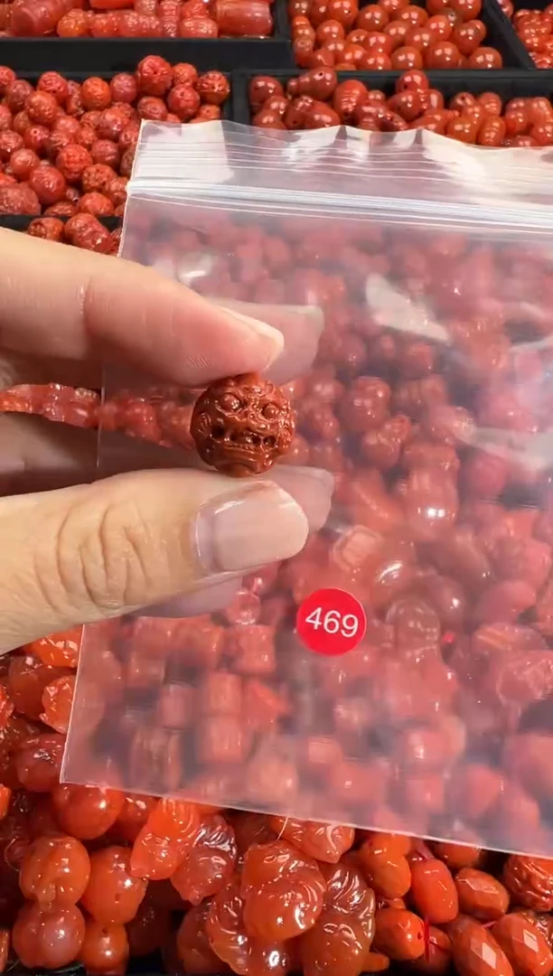 颈饰未镶嵌南红玛瑙1