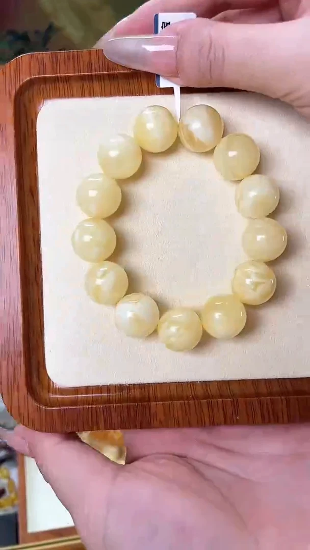 【闪购商品】蜜蜡裸石未镶嵌手串