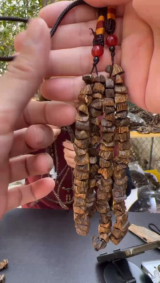 【闪购商品】沉香沉香木制品乌身圆叶树钉原料车挂多样性发货1条