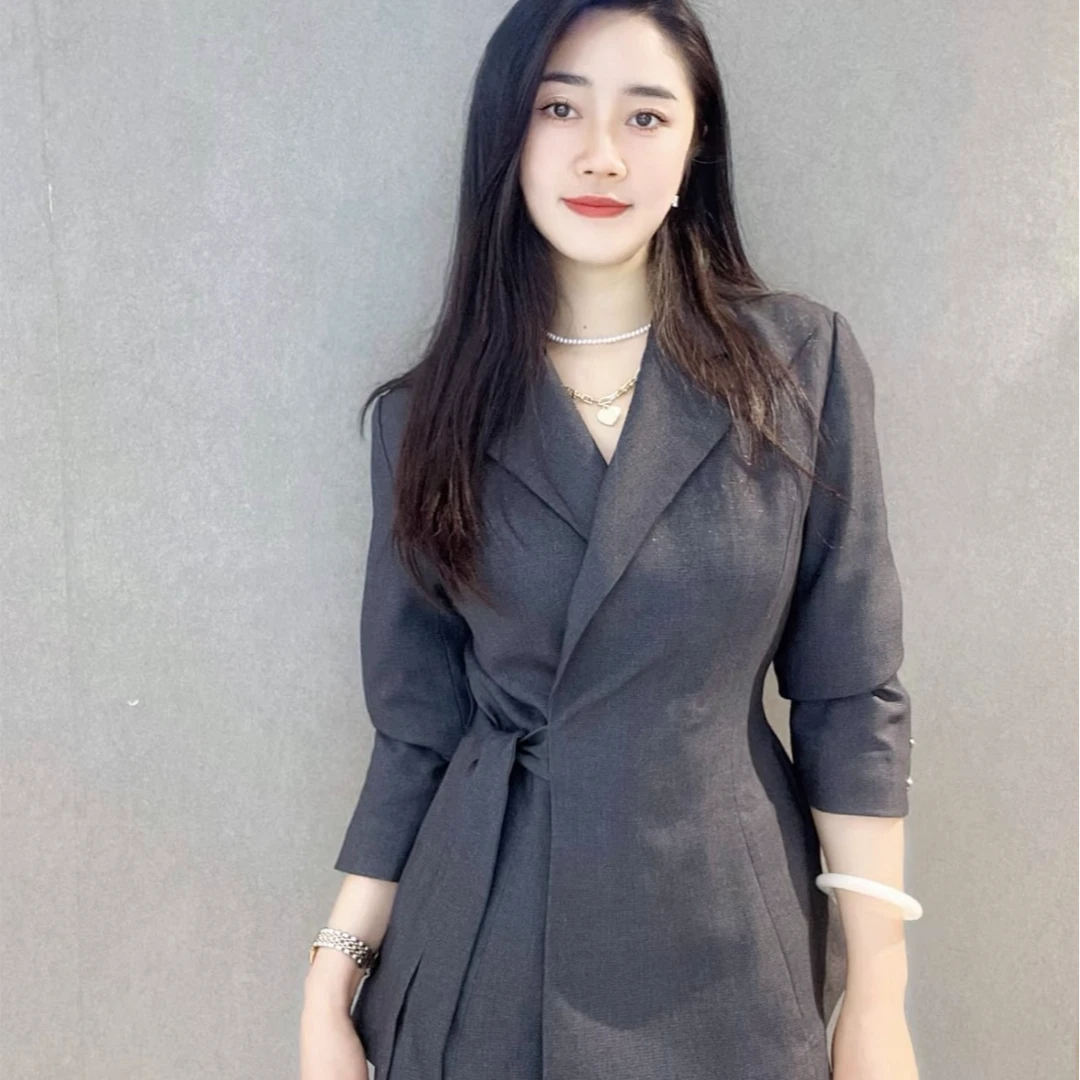 圣迪奥秋冬时尚女装宽松气质休闲翻领短款外套S24182214