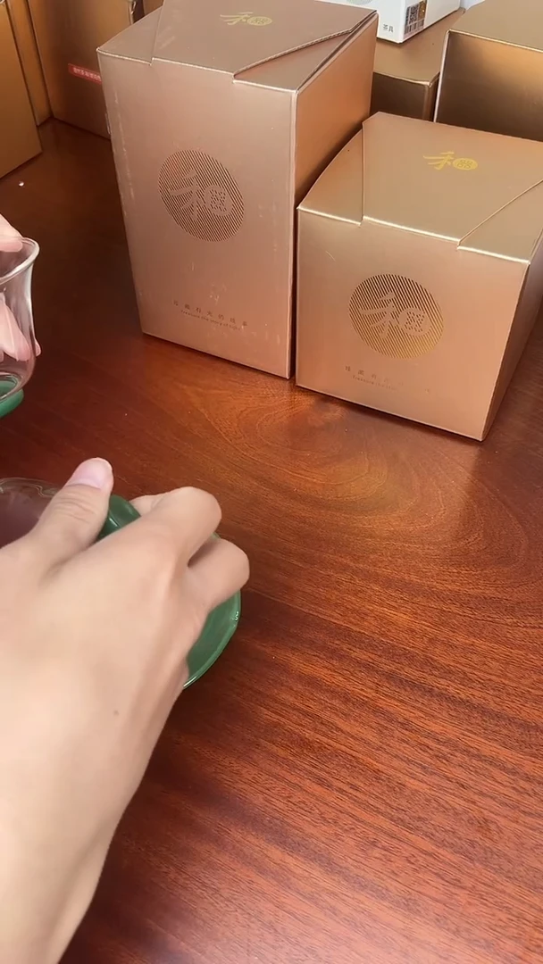 荷叶盖碗翡翠玉