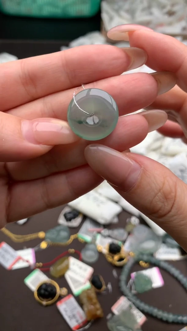 【闪购商品】翡翠挂件未镶嵌一