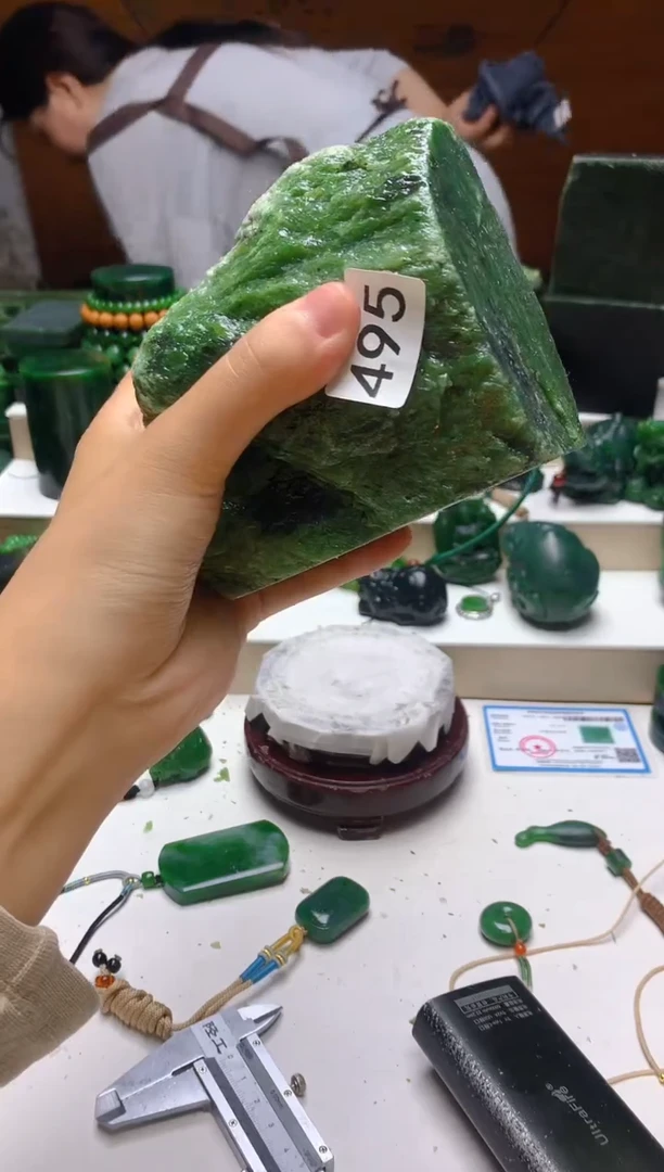 未镶嵌和田玉（碧玉）珠宝半成品0