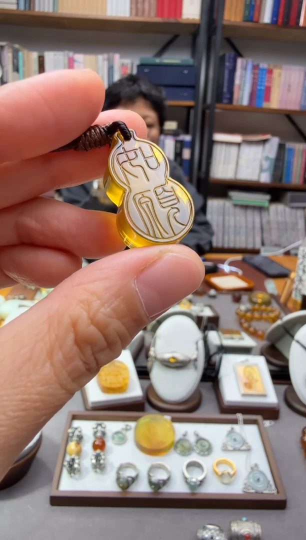 琥珀颈饰未镶嵌如愿
