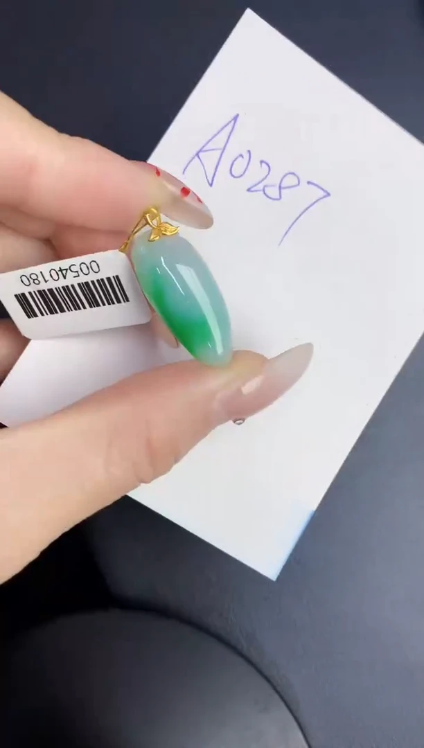【闪购商品】翡翠颈饰18K金镶嵌0000000000