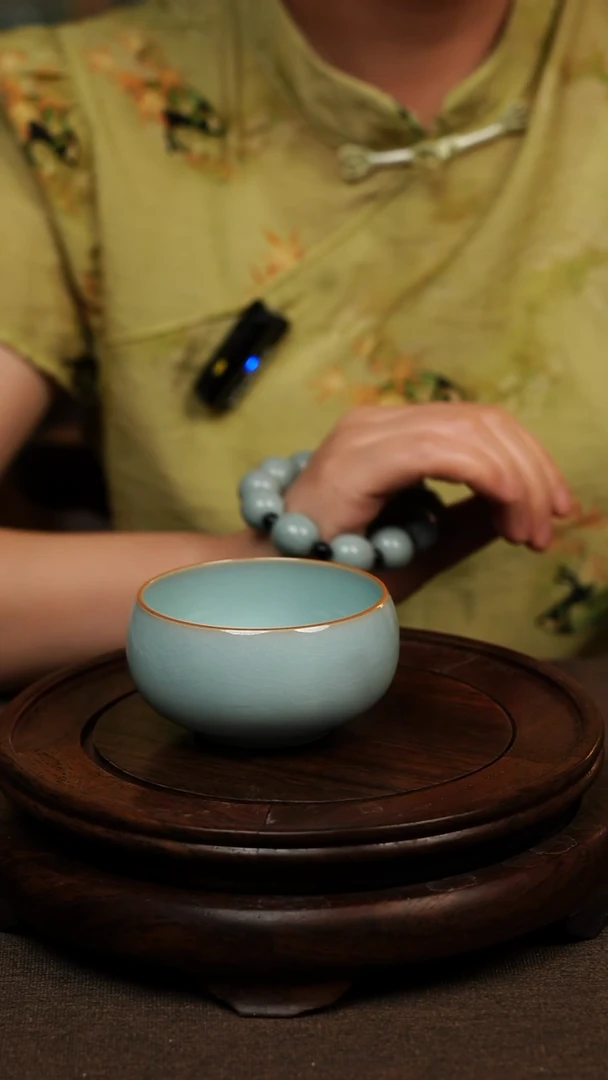 瓷片天青色全手工高足罗汉杯120ml微瑕