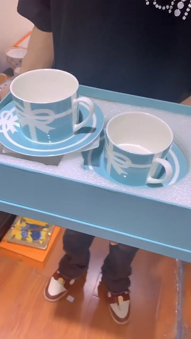 杯鸿辉家品牌瓷器，京东包邮！