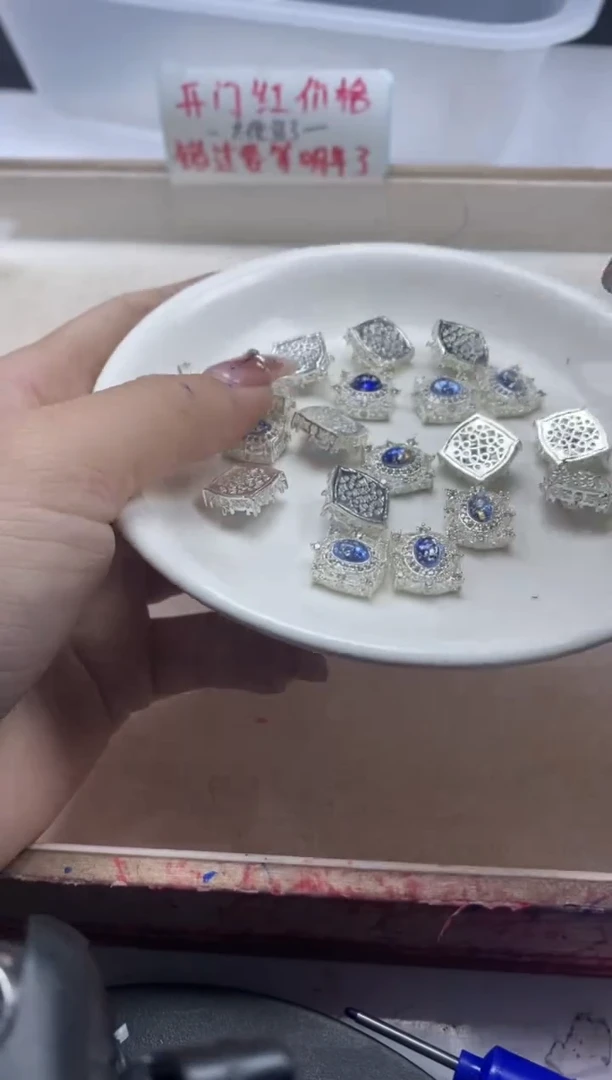 【闪购商品】玛瑙/玉髓颈饰银S800镶嵌x1023蓝欧*泊银隔珠*3