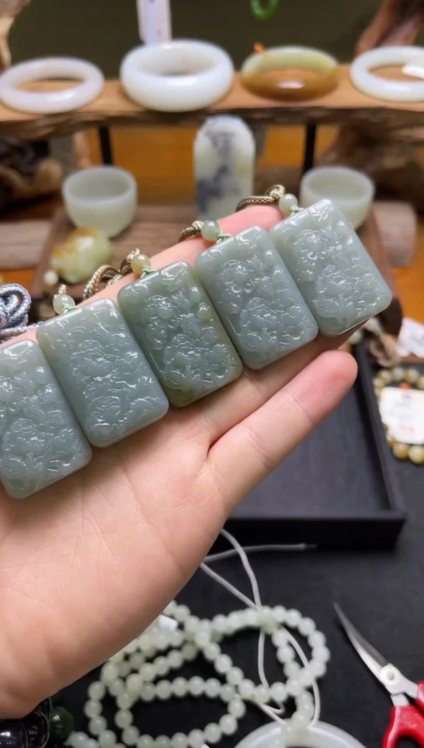 和田玉未镶嵌吊坠(不含链)吐拉牧场 花开富贵 多样性发一