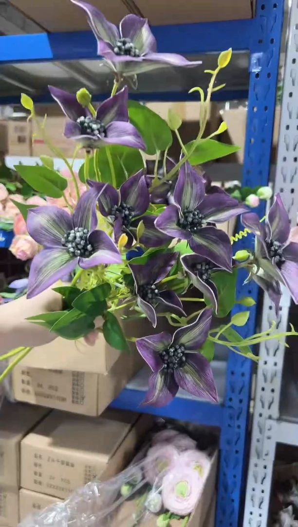 2枝紫色油画百合