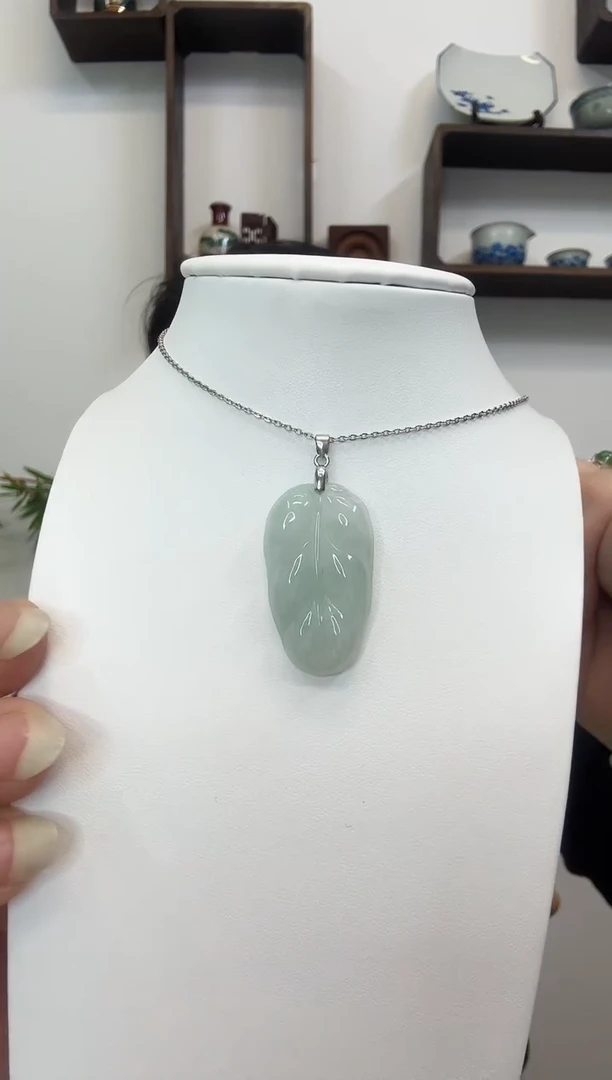 颈饰银S925镶嵌翡翠小叶子赠合金链