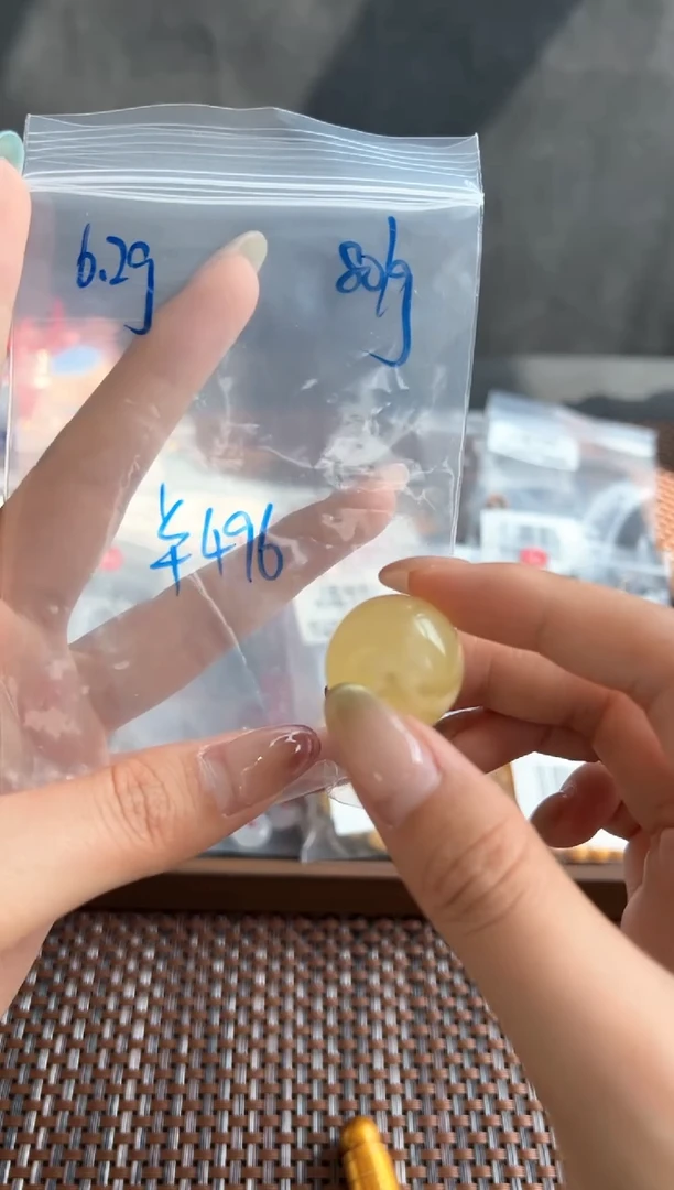 未镶嵌颈饰蜜蜡273买断