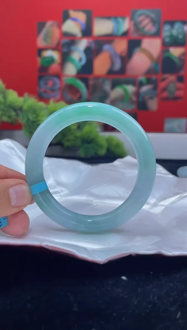 翡翠手镯未镶嵌手镯8