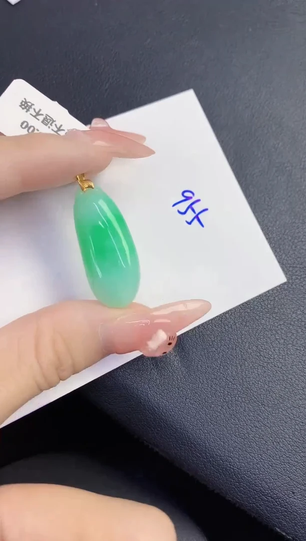 颈饰18K金镶嵌翡翠缅甸天然翡翠A货