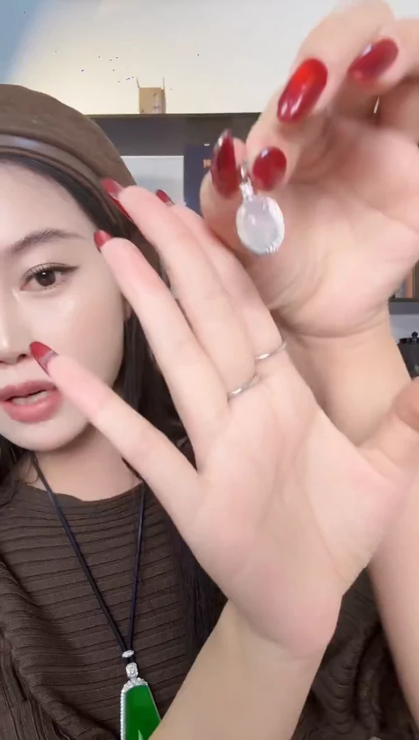 颈饰银S925镶嵌翡翠吊坠