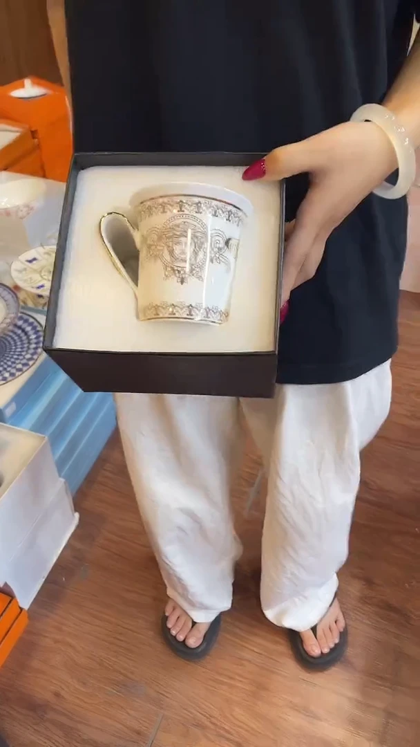 杯鸿辉家品牌瓷器，京东包邮！