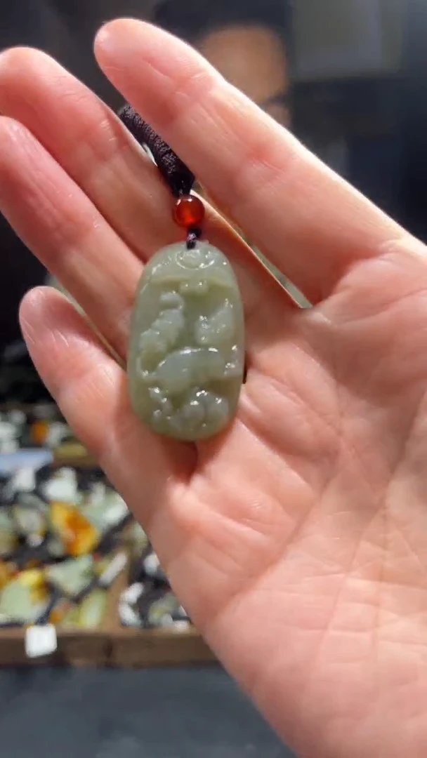 和田玉未镶嵌颈饰·