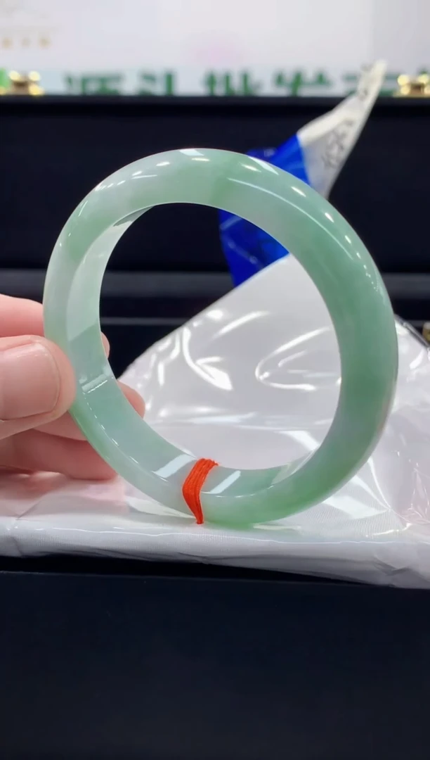 未镶嵌手镯翡翠翡翠手镯