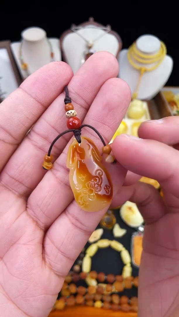 琥珀未镶嵌珠宝奇石柒月