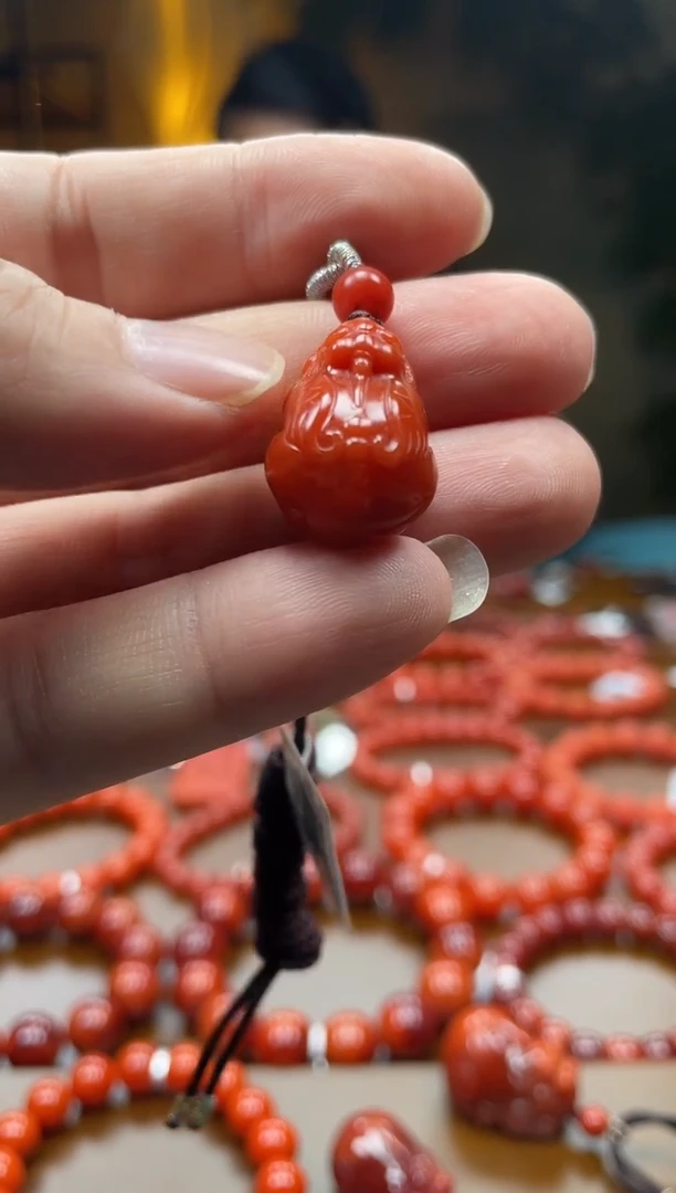 未镶嵌吊坠南红玛瑙云南保山貔貅