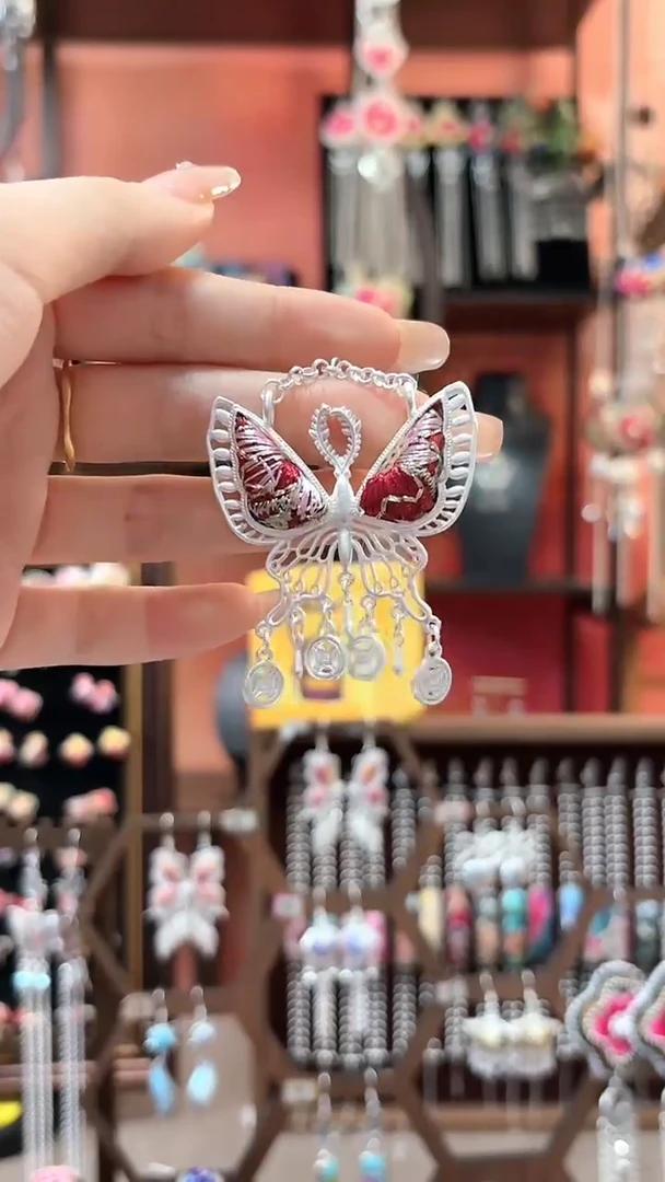 织绣云织谣民族风精美饰品   140